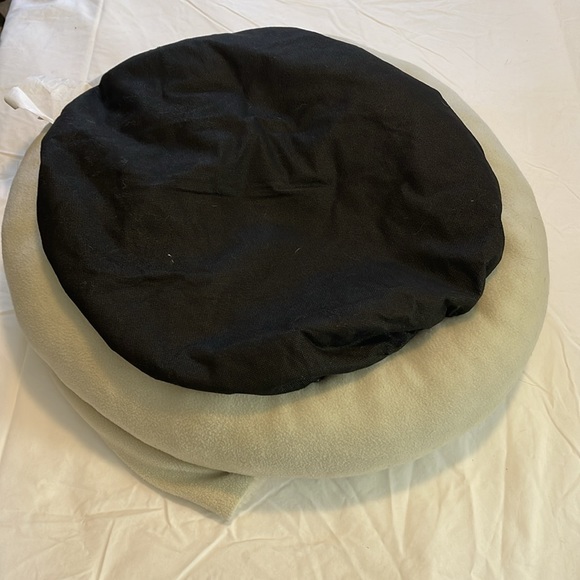 Cozy cave, dog/cat bed, cozy cuddler - Picture 4 of 5